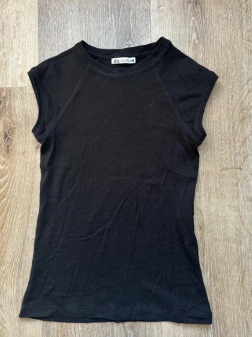 Zara black raglan sleeve cotton t-shirt — with back detail 🖤